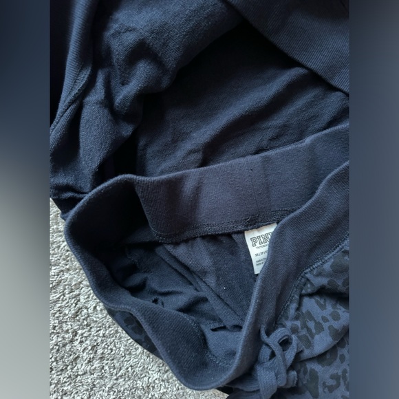 VS Pink Lounge Set - Picture 7 of 10